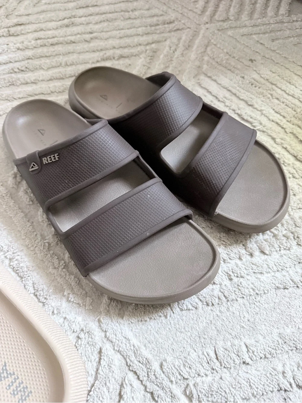 Brown Reef Men’s Sandals size 9